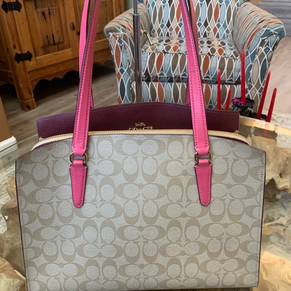 💥💥SOLD💥💥Tatum Carryall Tote - Picture 4 of 9
